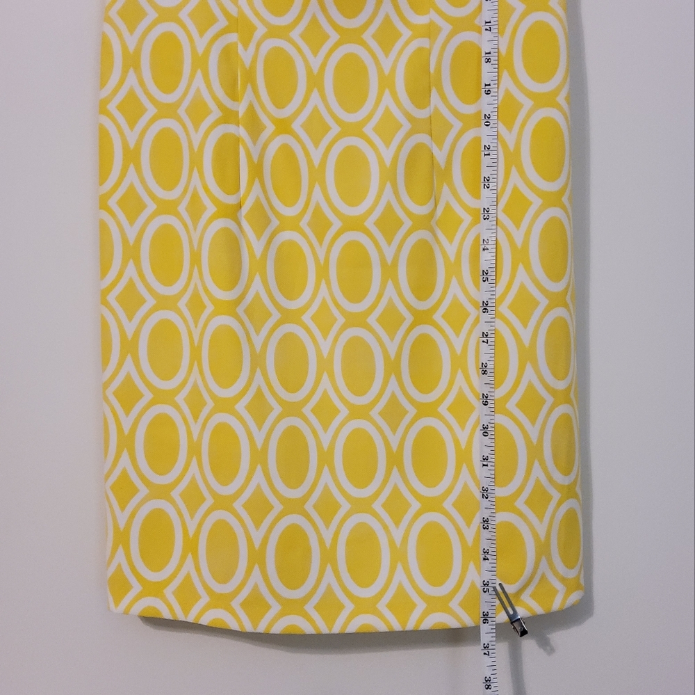 AGB DRESS SZ 8 SHEATH DRESS STRETCH YELLOW GEO PRINT SLEEVELESS BOAT NECK - Picture 3 of 9